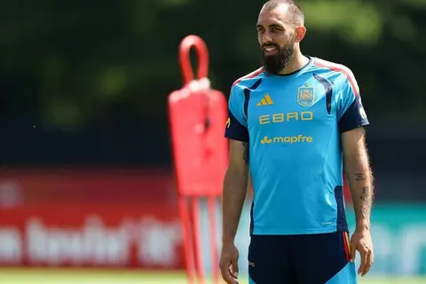 "أنا لاعب ولست مشجعًا".. الأمن يمنع نجم إسبانيا من دخول التدريبات